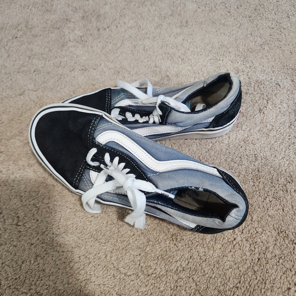 Classic Black & White Low-Top Skate Sneakers - Picture 2 of 3